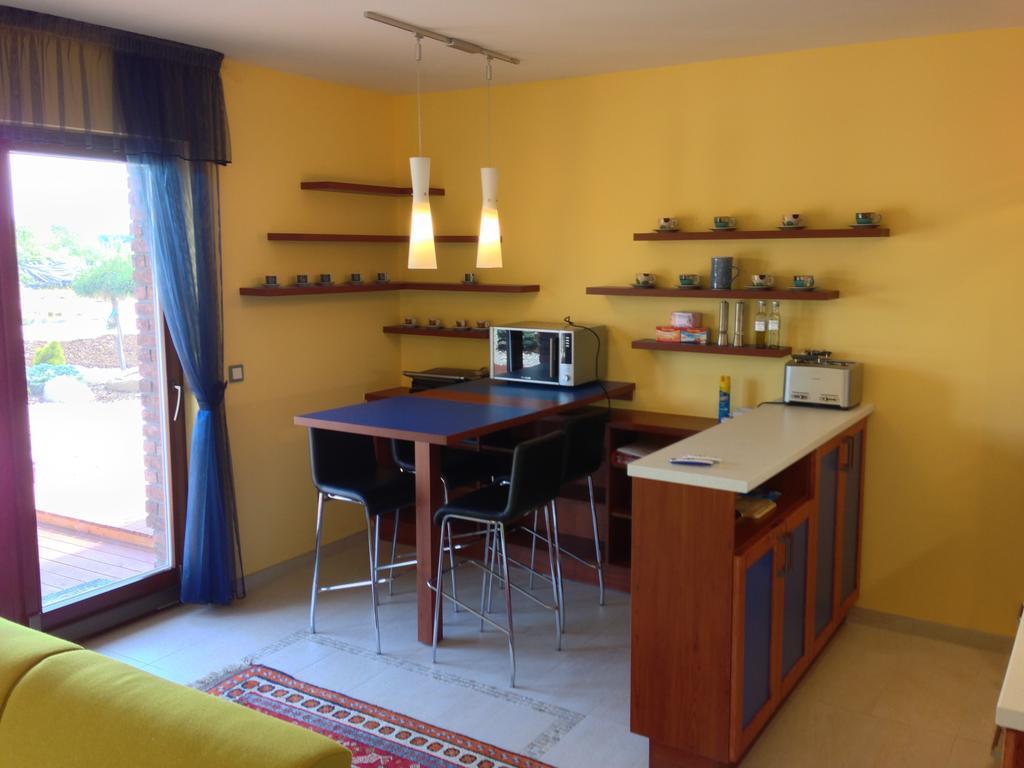 Lake View Apartments Near Golf Resort Kuneticka Hora, Dritec Pardubice Pokój zdjęcie