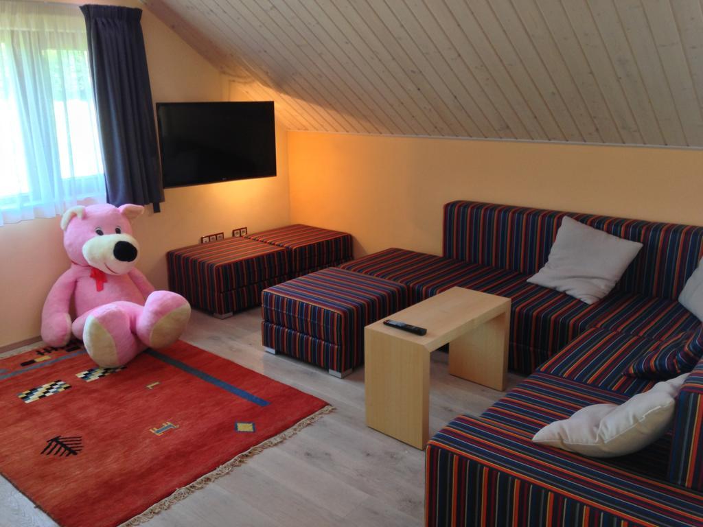 Lake View Apartments Near Golf Resort Kuneticka Hora, Dritec Pardubice Pokój zdjęcie