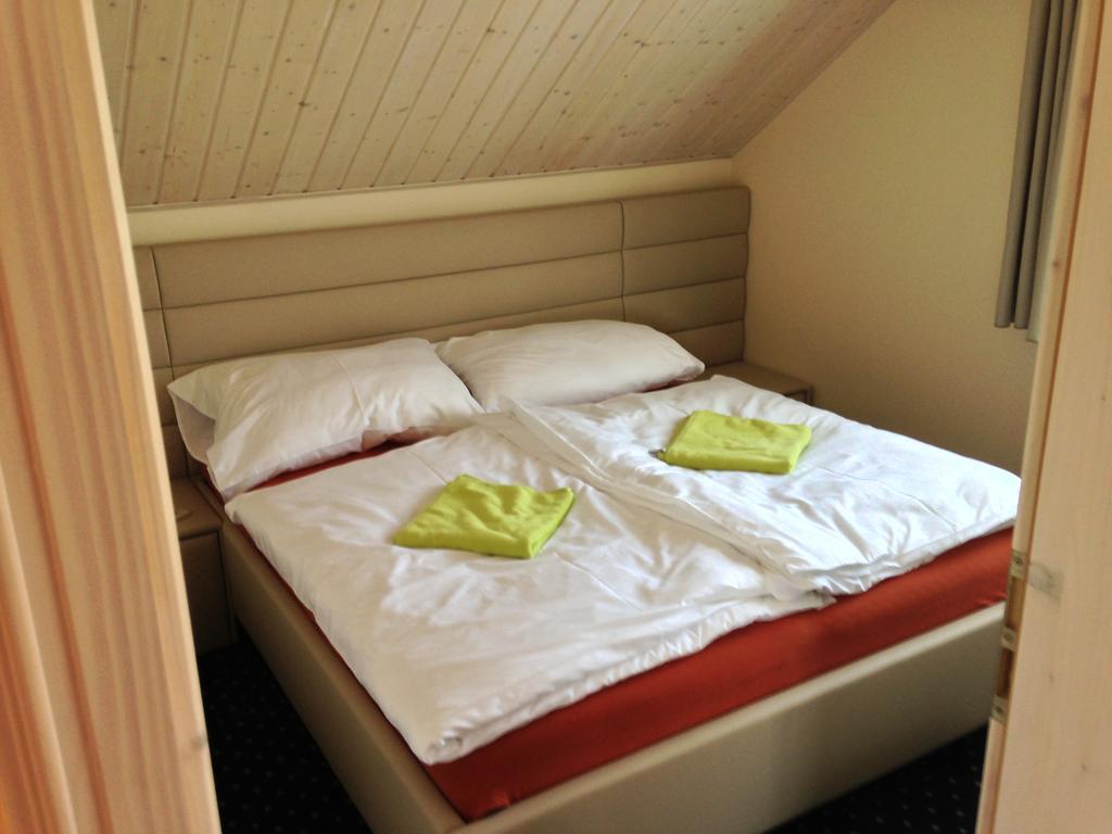 Lake View Apartments Near Golf Resort Kuneticka Hora, Dritec Pardubice Pokój zdjęcie