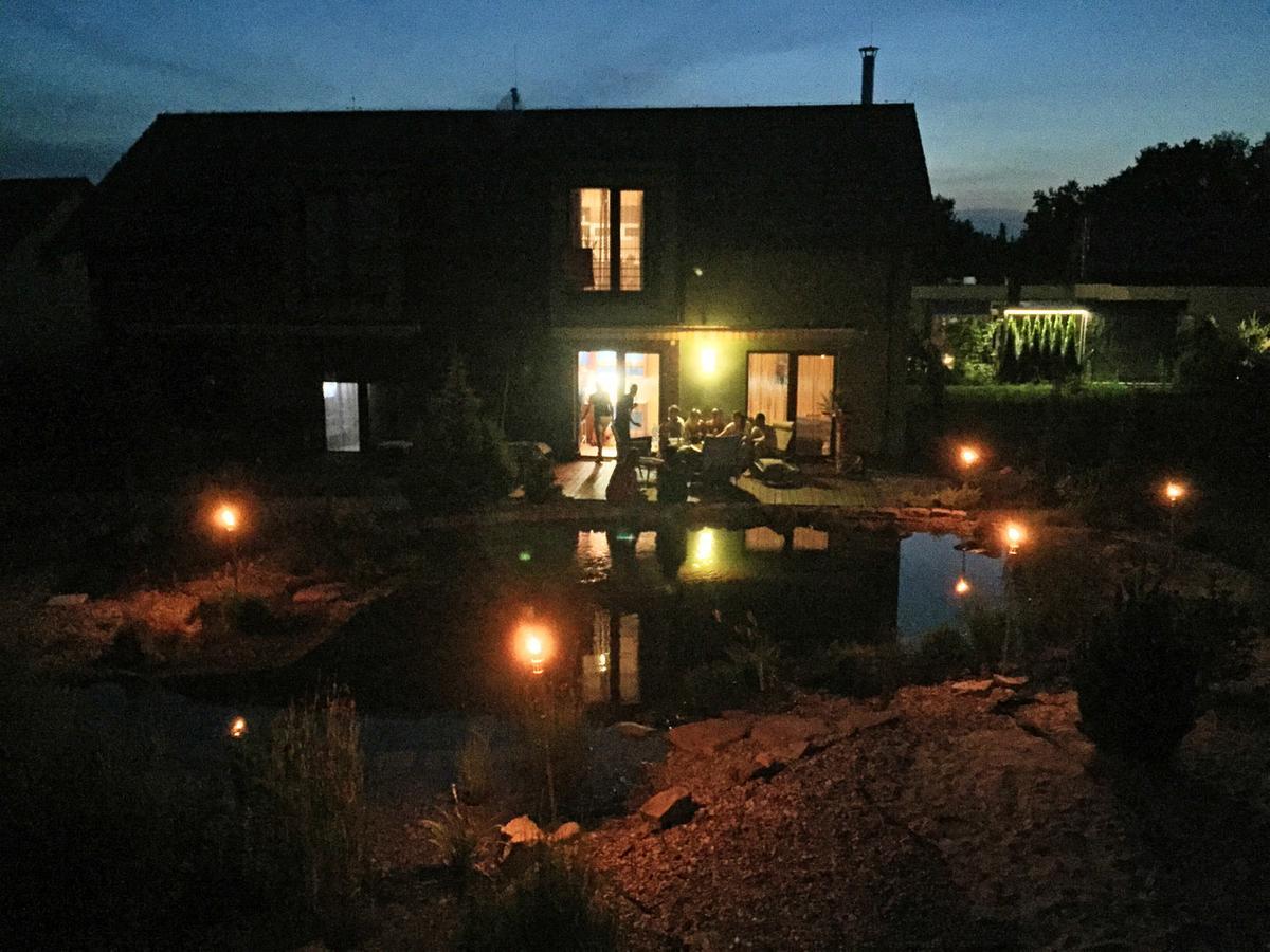 Lake View Apartments Near Golf Resort Kuneticka Hora, Dritec Pardubice Zewnętrze zdjęcie