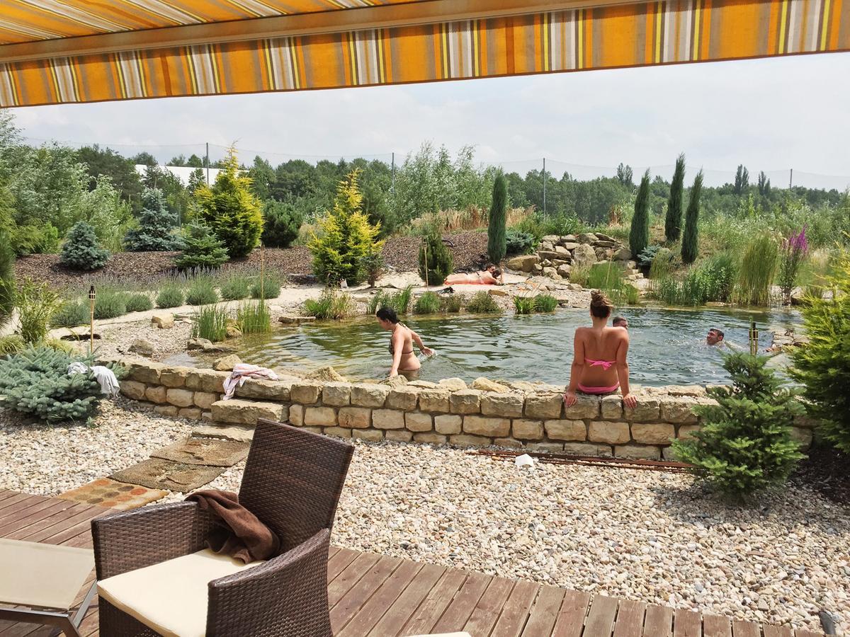 Lake View Apartments Near Golf Resort Kuneticka Hora, Dritec Pardubice Zewnętrze zdjęcie