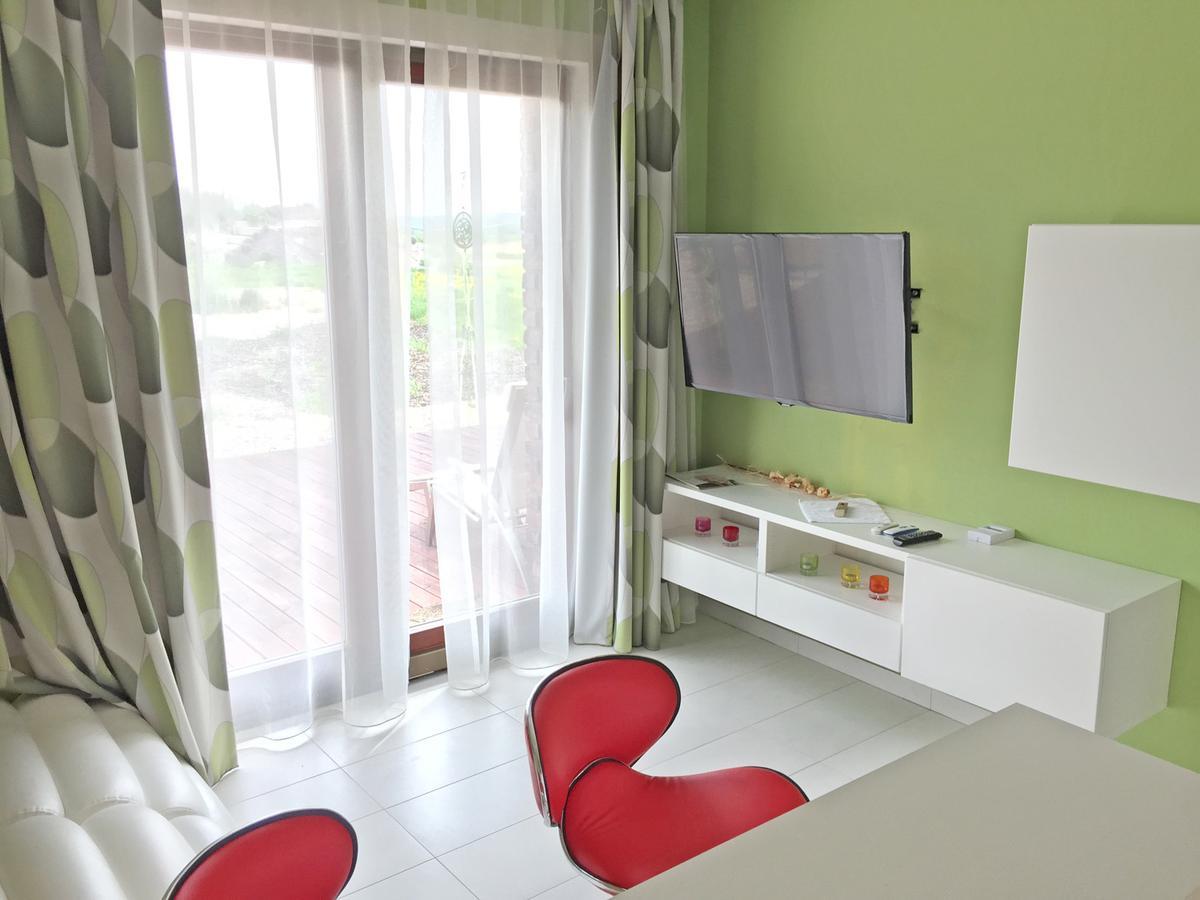 Lake View Apartments Near Golf Resort Kuneticka Hora, Dritec Pardubice Zewnętrze zdjęcie