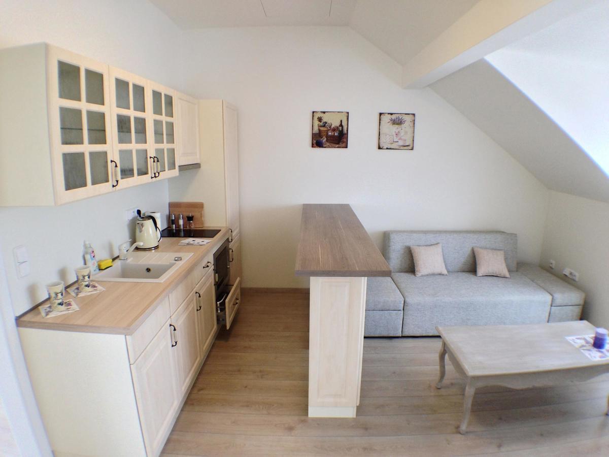 Lake View Apartments Near Golf Resort Kuneticka Hora, Dritec Pardubice Zewnętrze zdjęcie