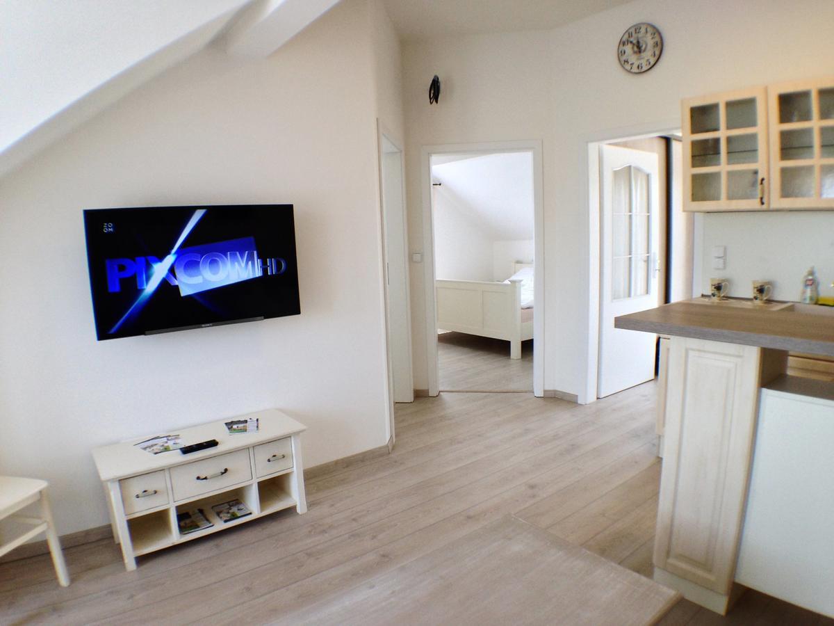 Lake View Apartments Near Golf Resort Kuneticka Hora, Dritec Pardubice Zewnętrze zdjęcie